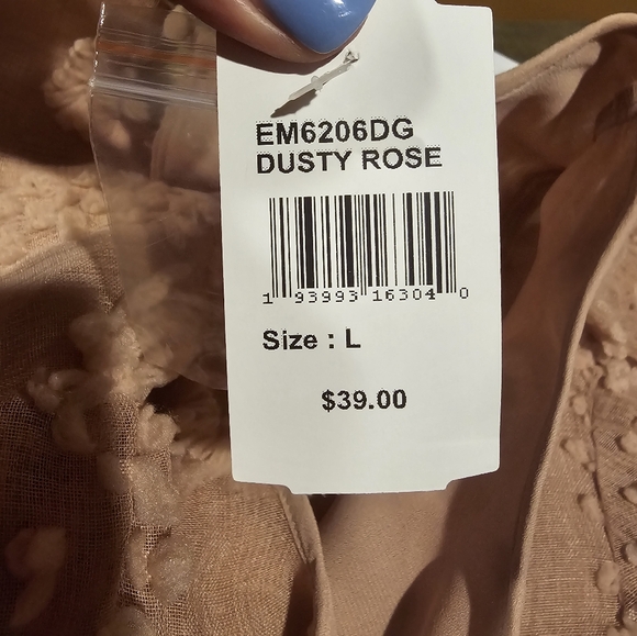 NWT MINE Short sleeve Dusty Rose Color Top With beautiful detail Size Large NWT - Picture 6 of 7